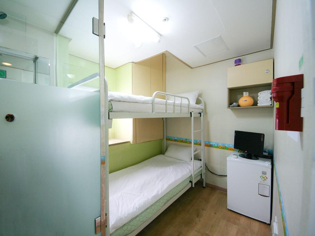 Guesthouse Myeongdong Szöul Szoba fotó