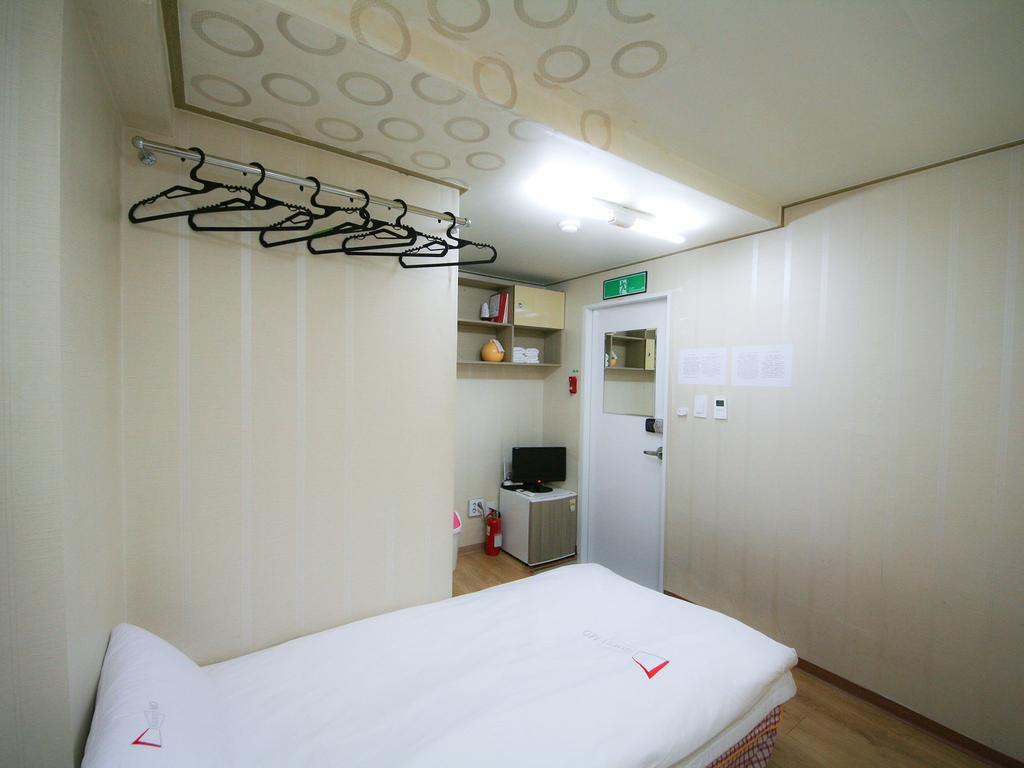 Guesthouse Myeongdong Szöul Szoba fotó